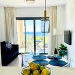 Coral Bay Garden Daire