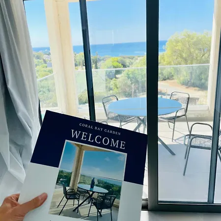 Coral Bay Garden Apartment *